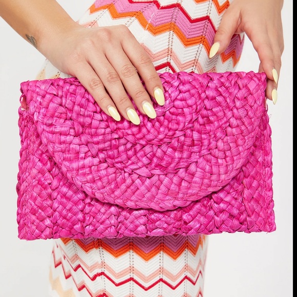 Ophelia Rose Handbags - Straw Fuscia Clutch with Fold Over Clasp, Wristlet, and Gold Chain Strap NWT